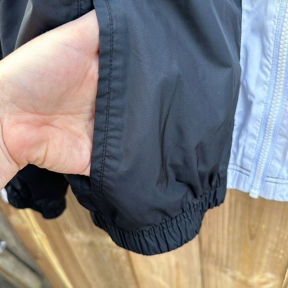 Nike Sportswear Women's Black/White Repel Essential Jacket (DV3006-010) Size med - Picture 10 of 12